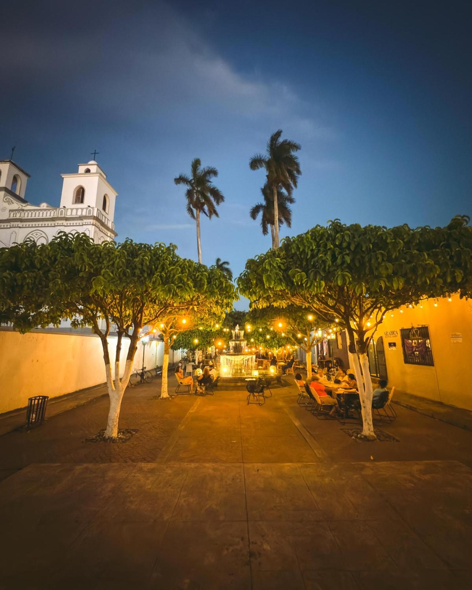 La Casa De Mamapan Hotel Colonial Ahuachapán المظهر الخارجي الصورة